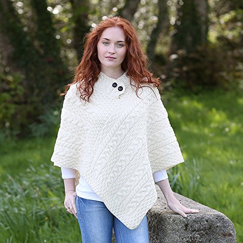 Aran Wollen Mills Irish Aran - Poncho de punto con botones | 100% lana merino supersuave para mujer Beige natural Talla única