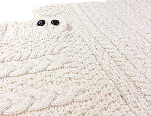 Aran Wollen Mills Irish Aran - Poncho de punto con botones | 100% lana merino supersuave para mujer Beige natural Talla única