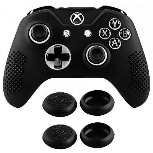 eXtremeRate Funda Silicona para Mando Xbox One Carcasa Suave Cubierta Antideslizante Protectora para Mando Controlador de Xbox One S/X con Dos Grips de Joyticks(Negro)