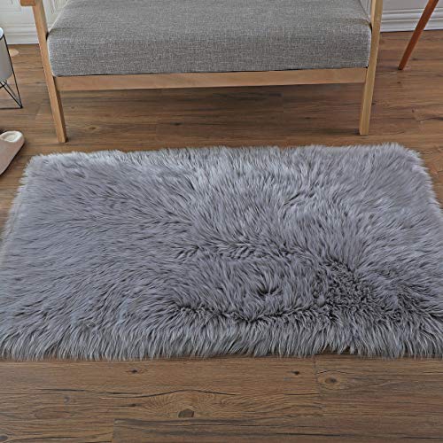 HEQUN Falso Piel de Carnero Vellón Alfombra Elegante De Pelo Largo Mullida Excelente Piel Sintética de Calidad Alfombra de Lana (Gris, 60×90CM)