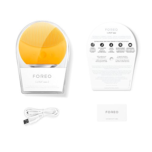 LUNA mini 2 de FOREO es el limpiador facial con modo anti-edad. Un cepillo facial sónico de silicona, para todo tipo de piel |Sunflower Yellow| Recargable a través USB