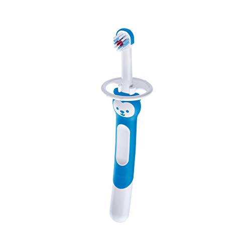 MAM Training Brush, Baby - Cepillo de dientes con mango largo para sostener juntos, cepillo de dientes para niños para suave limpieza dental, a partir de 5 meses, color azul