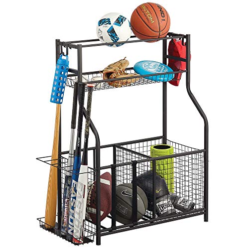 mDesign Mueble auxiliar para material deportivo – Versátil guarda pelotas con 4 ganchos, 3 cestas, y soportes para balones y raquetas – Estantería metálica de pie para garaje, sótano, etc. – negro