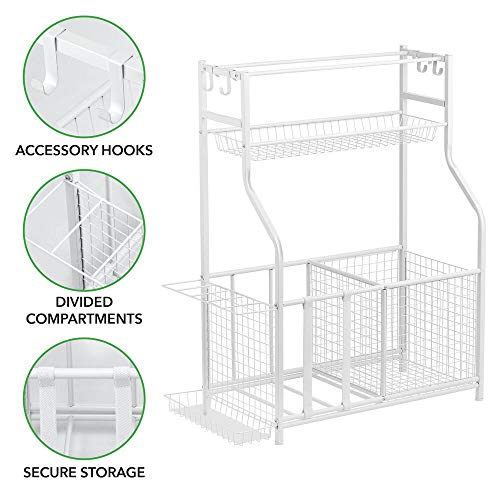 mDesign Mueble auxiliar para material deportivo – Versátil guarda pelotas con 4 ganchos, 3 cestas, y soportes para balones y raquetas – Estantería metálica de pie para garaje, sótano, etc. – blanco