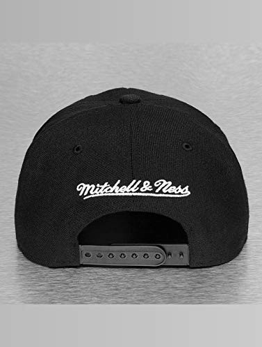 Mitchell & Ness Chicago Bulls All Black And White Logo EU448 Snapback Cap NBA