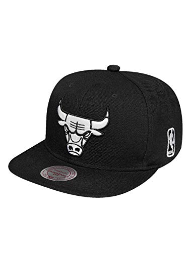 Mitchell & Ness Chicago Bulls All Black And White Logo EU448 Snapback Cap NBA
