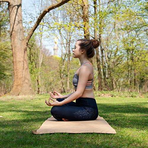 Navaris Esterilla de Yoga de Corcho Antideslizante - Alfombra para Entrenamiento de Gimnasia - Colchoneta de 183 x 61 x 0.5CM con Correa de Transporte