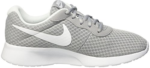 Nike Tanjun, Zapatillas de Running para Mujer, Gris (Wolf Grey/White), 36.5 EU