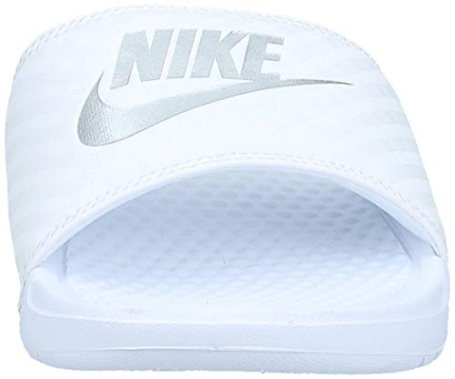 Nike Wmns Benassi JDI, Chanclas para Mujer, Blanco (White/Metallic Silver 102), 39 EU