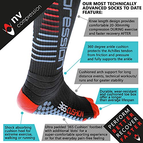 NV Compression 365 Cushion Calcetines Compresión Negros - Cushioned Compression Socks - Black - For Sports Recovery, Work, Flight - Running, Cycling, Soccer, Rugby, Gym, Golf (Negro/Rojo Rayas, Med)