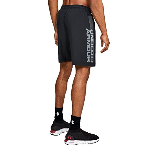 Under Armour Woven Graphic Wordmark Shorts Pantalones de hombre, pantalón corto ultraligero y transpirable, cómodo y ancho pantalón de deporte, Black/Zinc Gray (001), MD